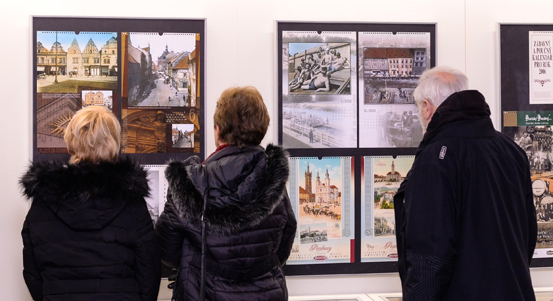 Výstava v mázhauzu zve na Plzeň v kalendářích – svébytných záznamech času