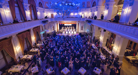 Plzeň má za sebou Magickou noc, užila si 18. reprezentační ples