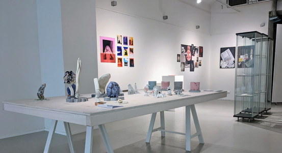 Galerie Ladislava Sutnara vystaví nejlepší klauzurní práce studentů Sutnarky