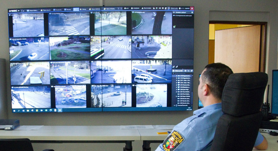 Plzeň modernizuje bezpečnostní systémy, zprovoznila nový bezpečnostní dispečink městské policie
