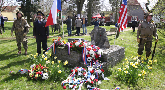 V Křimicích uctili památku obětí světových válek