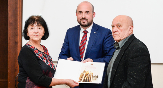 Primátor Roman Zarzycký se sešel s rodinami padlých letců a členů RAF z plzeňské Doubravky