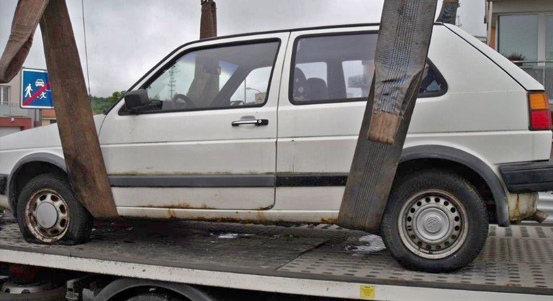 Jednička pomáhá s ekologickou likvidací aut