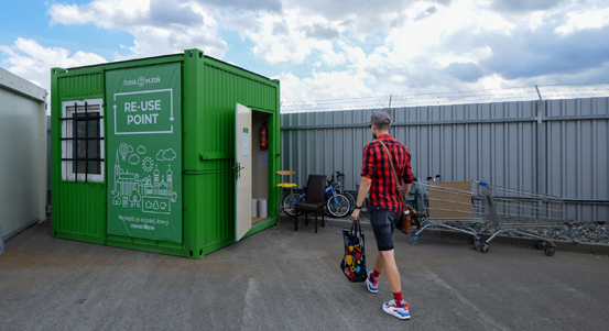 První městské re-use centrum je v Plzni na Slovanech. Přijme nepotřebné věci pro další využití