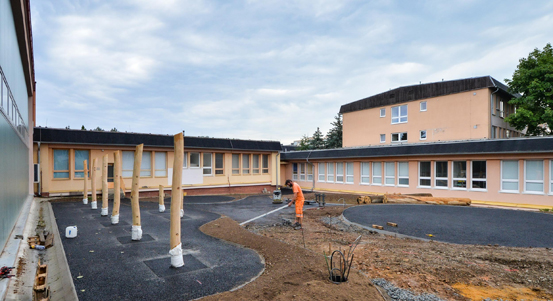 Město Plzeň využívá jako každý rok letní prázdniny pro opravy budov a sportovišť svých základních škol