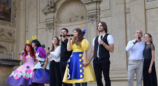 Den Plzně v Senátu přilákal do Valdštejnské zahrady tisíce návštěvníků