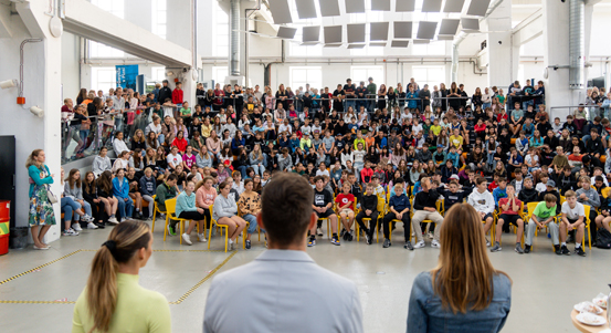 Děti z plzeňských škol se vzdělávaly ve finanční i digitální gramotnosti