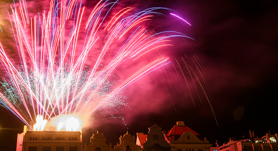 Ohňostroje v Plzni budou tiché. Primátor se na tom dohodl se starosty i provozovateli trhů