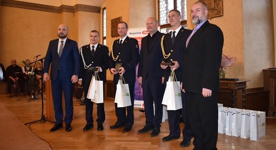 Plzeň ocenila osobnosti z řad záchranných složek za mimořádné činy při záchraně lidského života a majetku