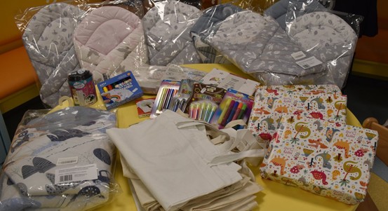 Zlatá rybička z Krašovská Aktivity centra opět nadělovala dárky dětským pacientům