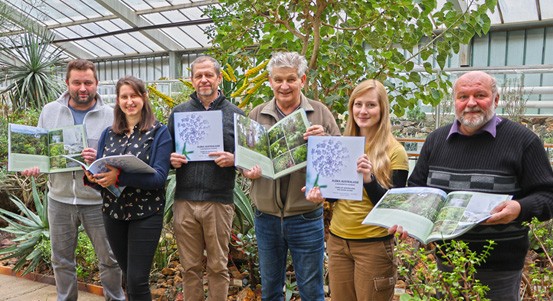 Plzeňská zahrada vydala knihu o rostlinách Austrálie a Oceánie