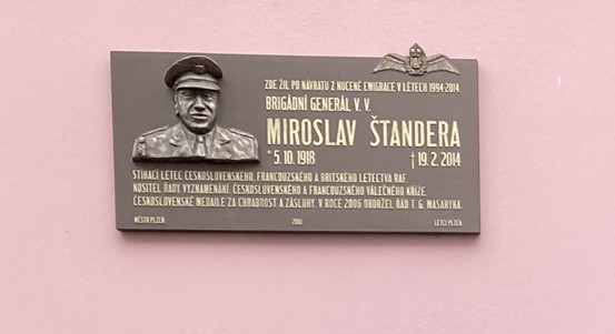 Plzeň zavzpomínala na letce Miroslava Štanderu