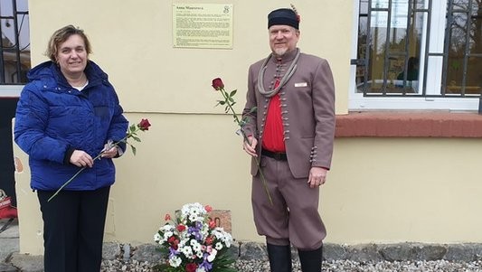 Město Plzeň i pátý obvod si připomněly 100. výročí narození sokolky Anny Maurerové