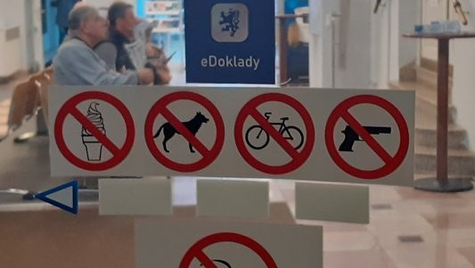 S několikaměsíčním předstihem: Na úřadech Magistrátu města Plzně stačí k prokázání totožnosti elektronické doklady