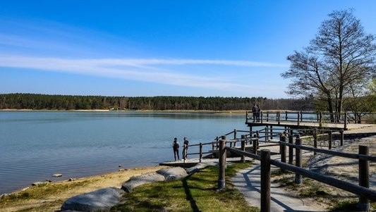 Do plného stavu vody ve Velkém boleveckém rybníku chybí pár centimetrů