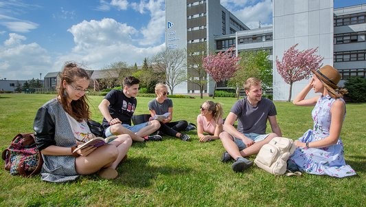 Elektromobilita, jaderný management, environmentální inženýrství. Západočeská univerzita láká na nové obory