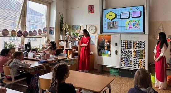 Školáci poznávali vietnamskou kulturu