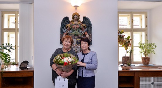 Zástupci města poblahopřáli Jindřišce Kikinčukové, principálce divadla Pluto