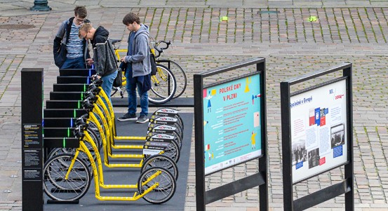 Plzeň vyhlásila výběrové řízení na sdílená kola a koloběžky, elektrokoloběžkám klade kvůli bezpečnosti přísné podmínky