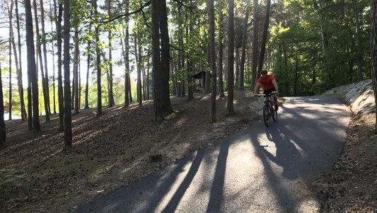 Návštěvníkům Boleveckých rybníků slouží nové stezky