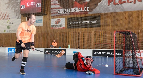Výtěžek z florbalového turnaje pomůže Nadaci pro transplantaci kostní dřeně