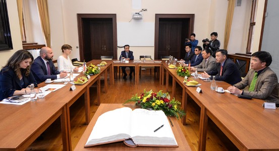 Oblasti konkrétní spolupráce i možné partnerství zajímalo velvyslance Vietnamu