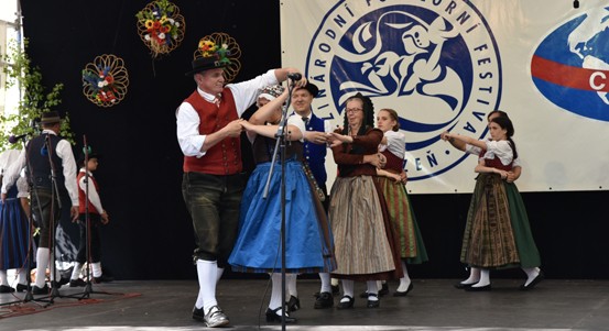 Tance a písně z celého světa nabízí Plzeň