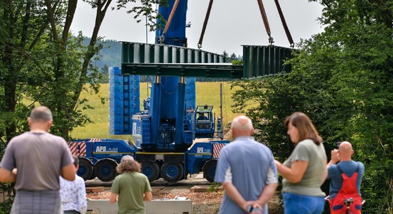Rokli V Lahošti v Plzni-Radobyčicích překlene lávka pro pěší a cyklisty