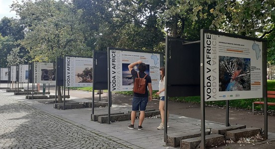 Cesta vody napříč Afrikou je k vidění ve Smetanových sadech