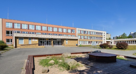 Plzeň má další školu, která žákům nabízí dietní stravování