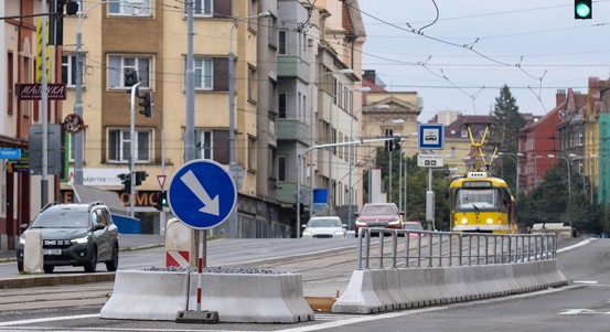 Tramvajové zastávky na Klatovské v Plzni u náměstí T. G. Masaryka jsou bezpečnější, zatím provizorně