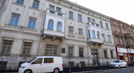 Začala rekonstrukce Klatovské 19. Promění se v objekt se zážitkovými expozicemi, rekonstruovaným Loosovým interiérem i tankem