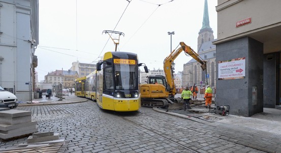 Rekonstrukce tramvajové trati ve Zbrojnické končí, na koleje se vracejí tramvaje
