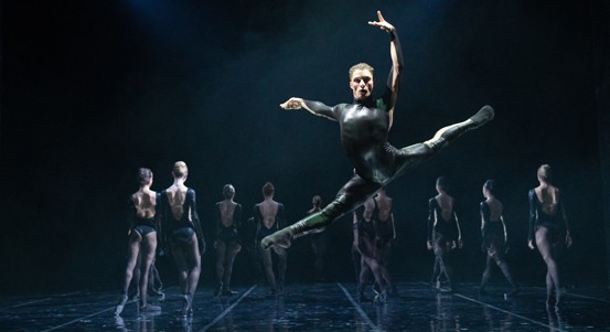 Brahmsovo Německé requiem v DJKT: jedinečné propojení hudby a tance