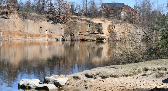 Město chce zlepšit kvalitu vody v Košuteckém jezírku