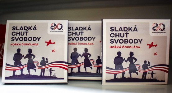 Speciální edici potravin společně připravily Slavnosti svobody a družstvo COOP. Inspirací jim byla poválečná potravinová pomoc UNRRA