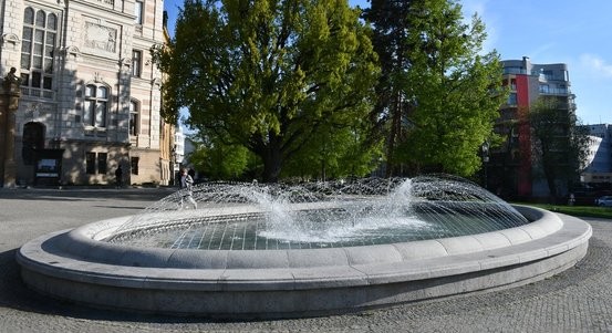 V Plzni se po zimě vrací voda do kašen, pítek, fontán a pumpiček