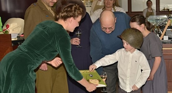 Dětská kniha Spojenci vypráví o osvobození Plzně