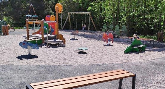 Město obnovilo další dětské hřiště v Borském parku