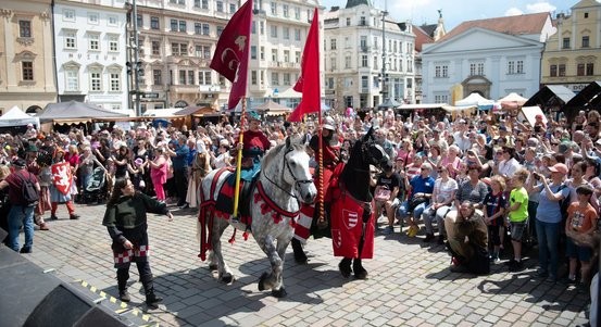 Král Václav II. a jeho žena Guta Habsburská měli na víkend klíče od Plzně