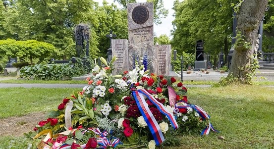 Nový čestný hrob města Plzně patří sochařce Marii Uchytilové