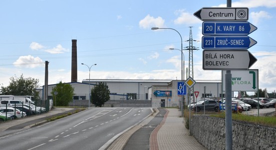 Nová světelná signalizace v křížení Jateční a Chrástecké umožní rychlejší průjezd vozidel MHD i bezpečnější přecházení chodců