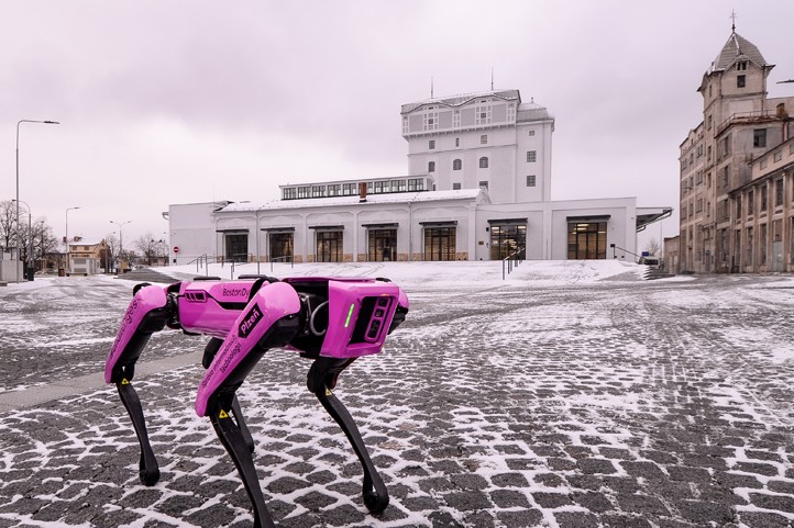 250925_Dron_robot_3