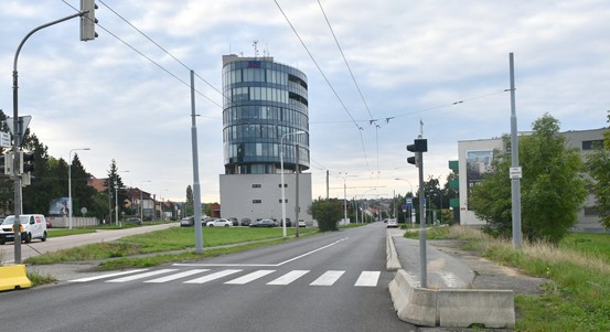 Město opravilo další část Štefánikovy ulice v Černicích