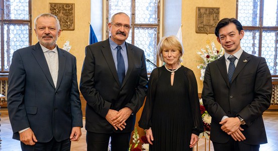 Plzeň slaví vznik republiky. Cenu města Plzně převzal Jiří Ferda, Pečeť města Plzně získali Milena Majerová, Chuhei Iwasaki a Miroslav Holeček