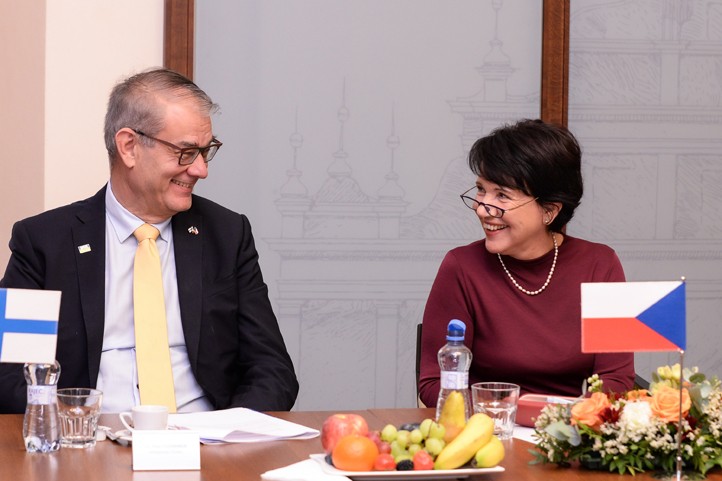 251030_Prijeti_velvyslanci_3