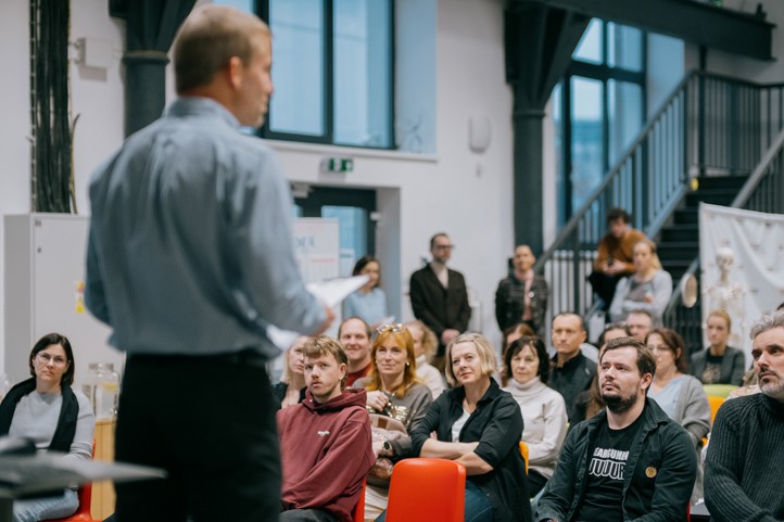 Zdroj fotografií: Centrum robotiky 251110_AI_dny_CR_3