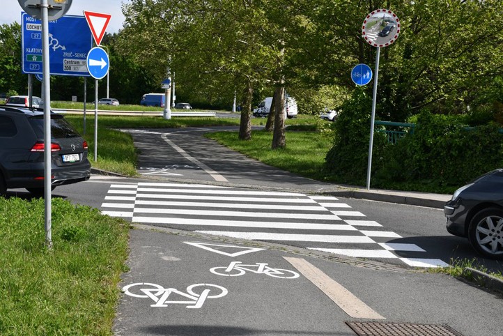 Fotografie: R. Žáková 251112_Vodorovne_znaceni_silnice_cyklo_3