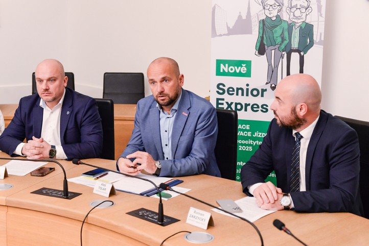 251125_Senior_Expres_TK_2