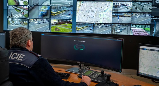 Plzeň zmodernizovala dispečink PČR. Policisté mohou díky novým technologiím reagovat rychleji a přesněji